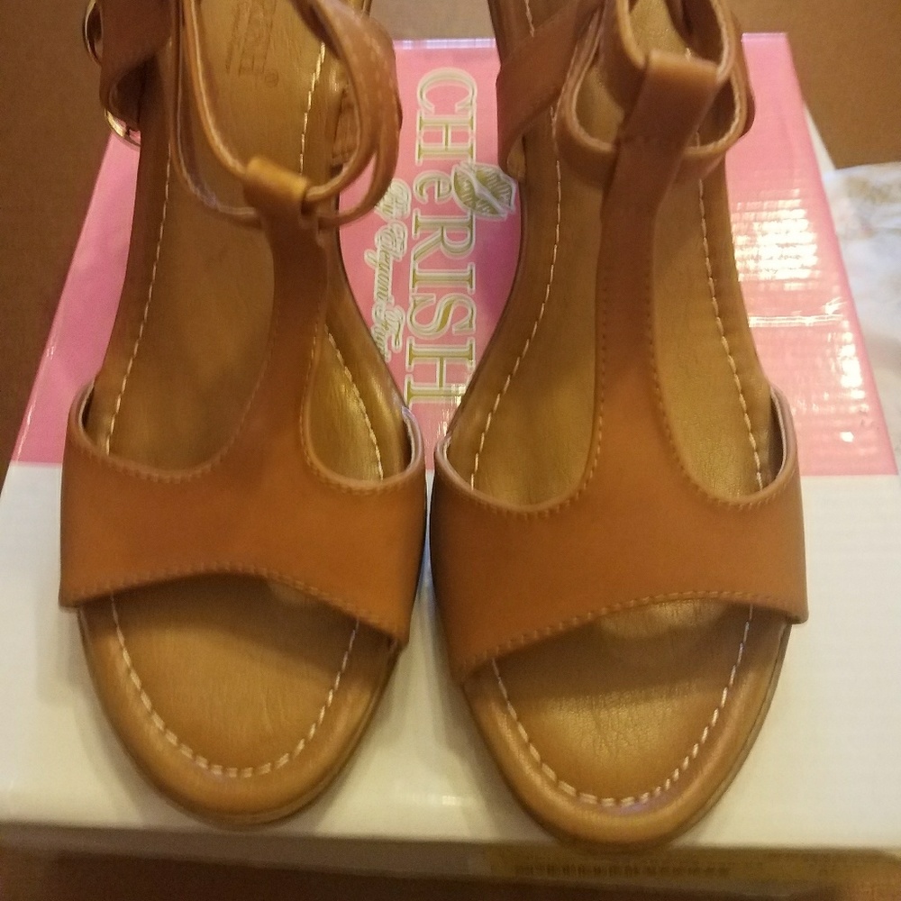 T-strap 2 buckle wedge sandle camel color. New